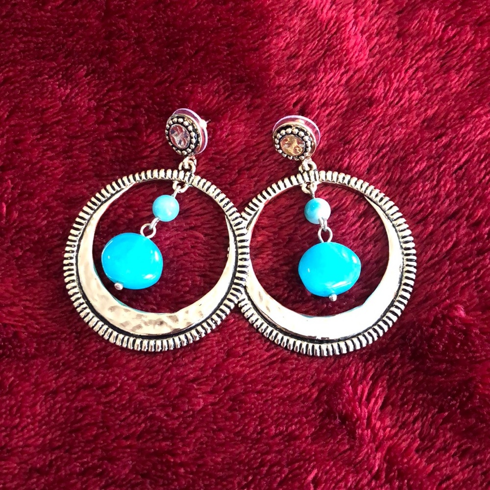 Chico’s earrings w pouch